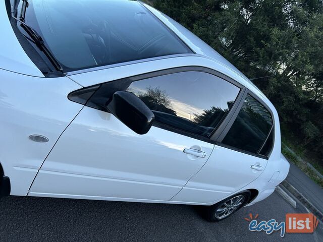 2004 Mitsubishi Lancer CH ES Sedan Automatic