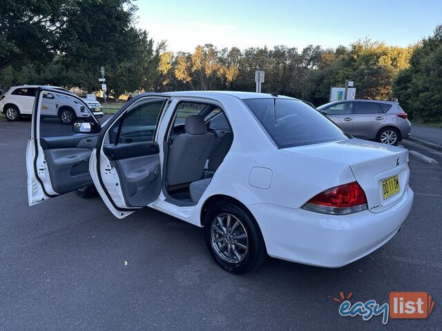 2004 Mitsubishi Lancer CH ES Sedan Automatic