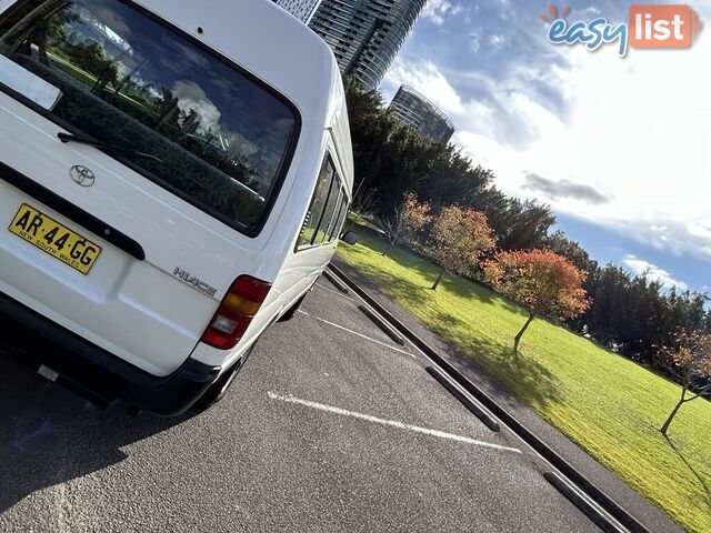 2002 Toyota Hiace LH184R COMMUTER 3.0 Litre Diesel 14 Seater People Mover 5 Speed Manual