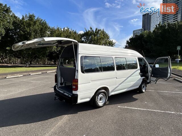 2002 Toyota Hiace LH184R COMMUTER 3.0 Litre Diesel 14 Seater People Mover 5 Speed Manual