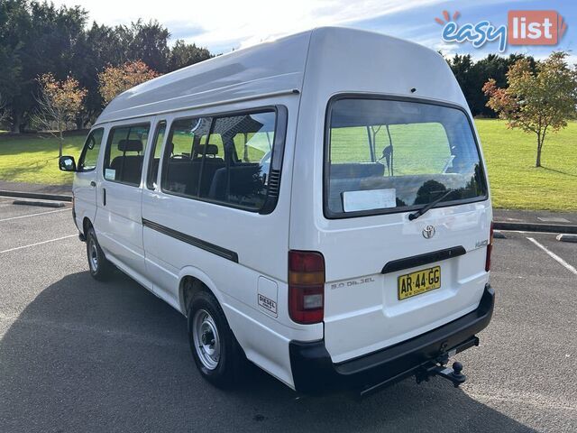 2002 Toyota Hiace LH184R COMMUTER 3.0 Litre Diesel 14 Seater People Mover 5 Speed Manual