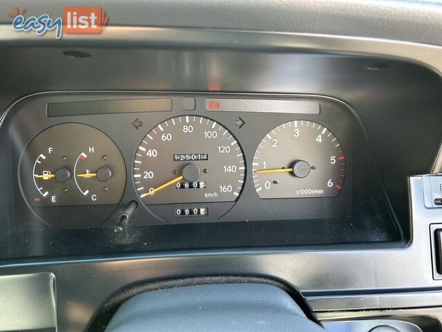 2002 Toyota Hiace LH184R COMMUTER 3.0 Litre Diesel 14 Seater People Mover 5 Speed Manual