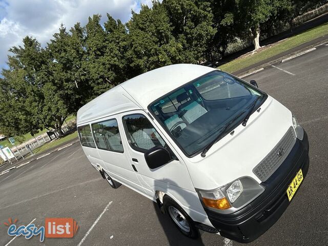 2002 Toyota Hiace LH184R COMMUTER 3.0 Litre Diesel 14 Seater People Mover 5 Speed Manual