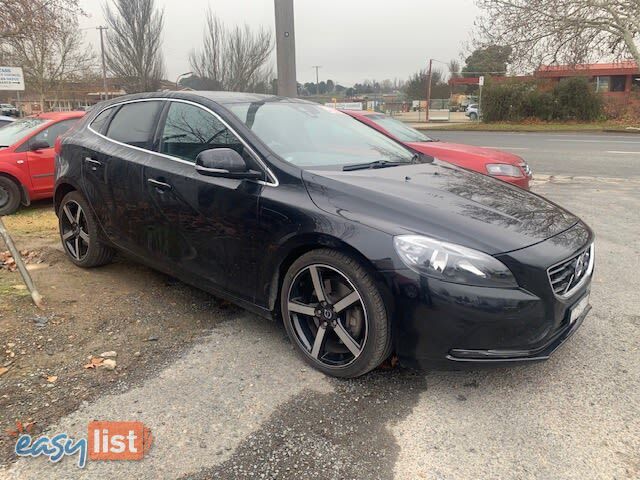 2015 VOLVO V40 T4 KINETIC M MY15 HATCH, 5 DOORS, 5 SEATS