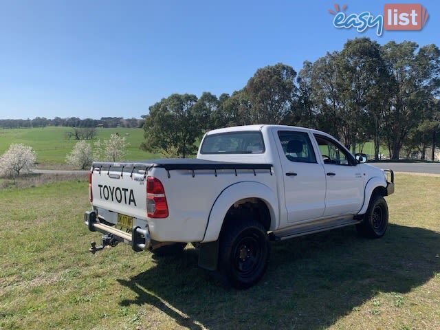 2013 TOYOTA HILUX SR (4X4) KUN26R MY14 UTE TRAY, 4 DOORS, 5 SEATS