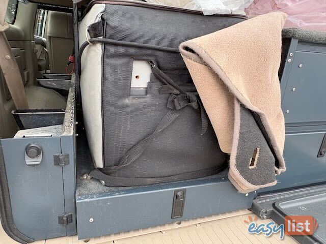 2003 TOYOTA LANDCRUISER (4X4)  WAGON, 5 DOORS, 7 SEATS