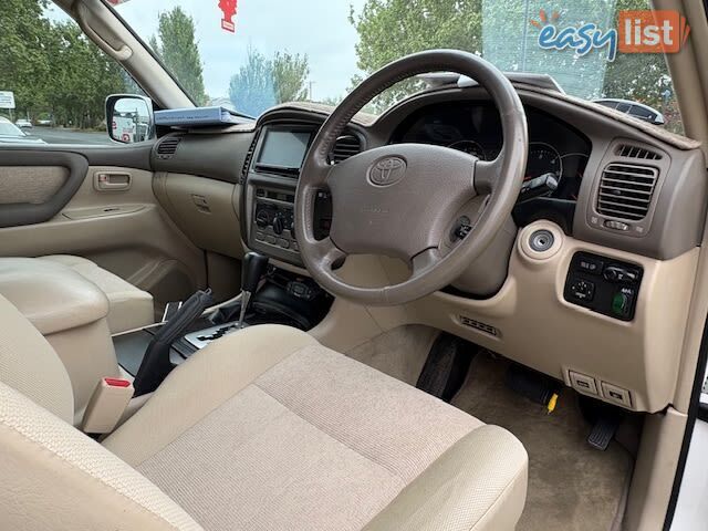 2003 TOYOTA LANDCRUISER (4X4)  WAGON, 5 DOORS, 7 SEATS