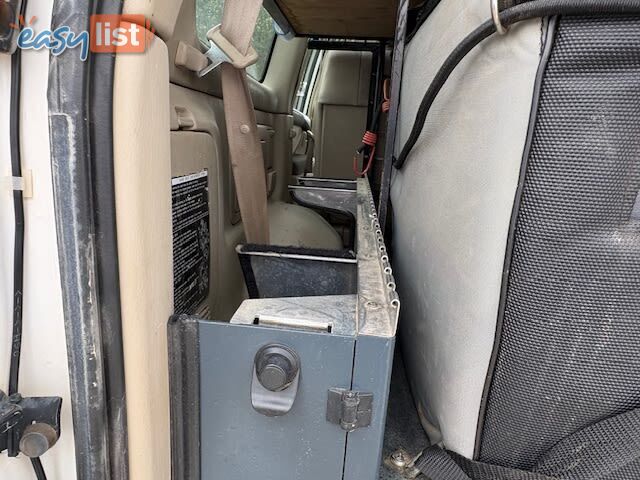 2003 TOYOTA LANDCRUISER (4X4)  WAGON, 5 DOORS, 7 SEATS