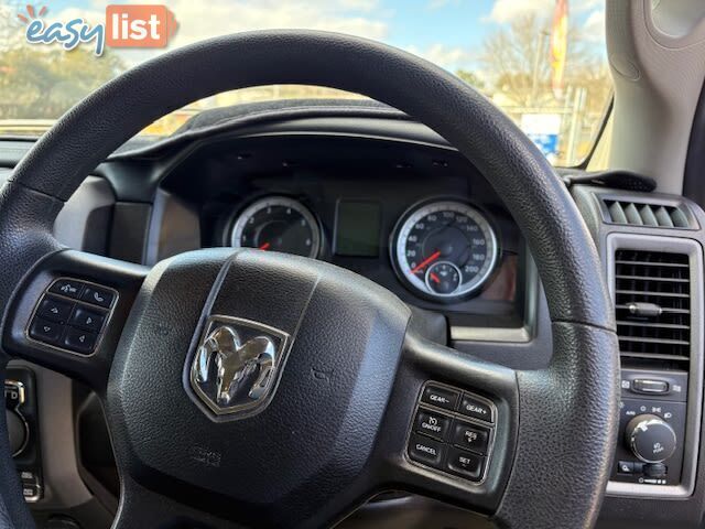 2019 RAM 1500 EXPRESS (4X4) BLACK PACK MY18 UTE TRAY, 4 DOORS, 5 SEATS