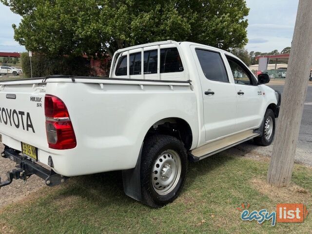 2014 TOYOTA HILUX SR (4X4) KUN26R MY12 UTE TRAY, 4 DOORS, 5 SEATS