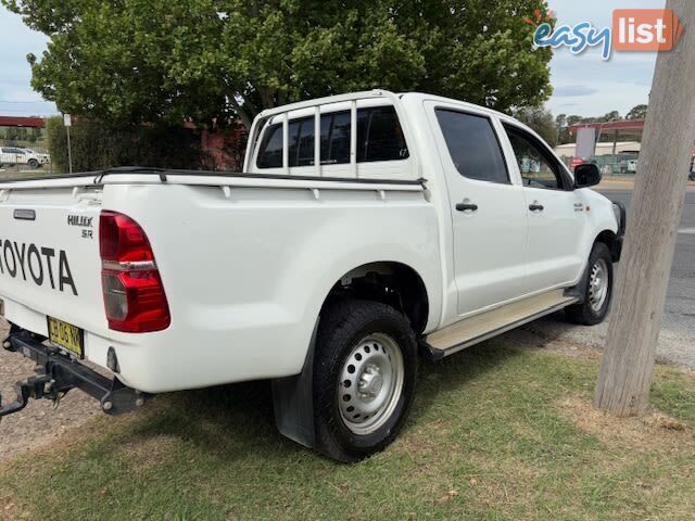 2014 TOYOTA HILUX SR (4X4) KUN26R MY12 UTE TRAY, 4 DOORS, 5 SEATS