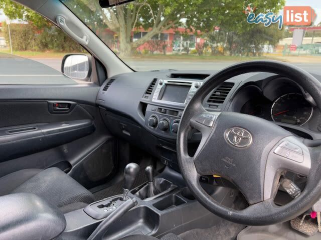 2014 TOYOTA HILUX SR (4X4) KUN26R MY12 UTE TRAY, 4 DOORS, 5 SEATS