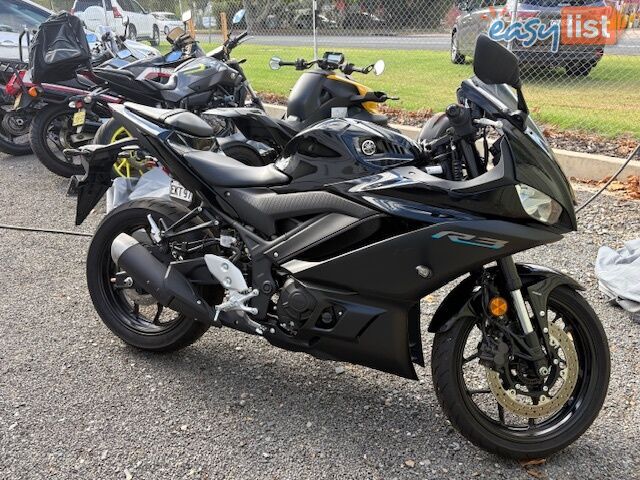 2022 Yamaha YZF-R3 Racing