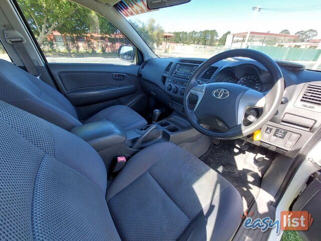 2012 TOYOTA HILUX SR GGN15R MY12 UTE TRAY, 4 DOORS, 5 SEATS