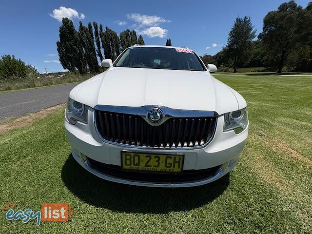 2011 SKODA SUPERB 103 TDI AMBITION 3T MY12 WAGON, 4 DOORS, 5 SEATS