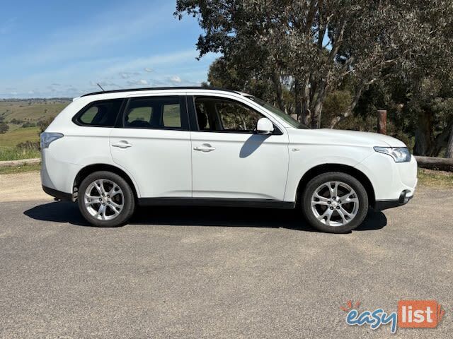 2013 MITSUBISHI OUTLANDER ES (4X4) ZJ MY14 SUV, 4 DOORS, 5 SEATS