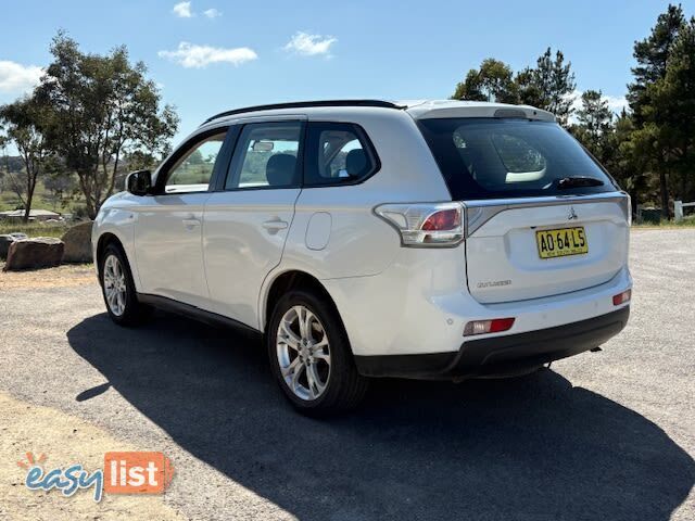 2013 MITSUBISHI OUTLANDER ES (4X4) ZJ MY14 SUV, 4 DOORS, 5 SEATS