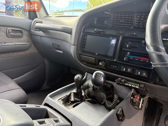 1995 TOYOTA LANDCRUISER GXL (4X4)  SUV, 4 DOORS, 8 SEATS
