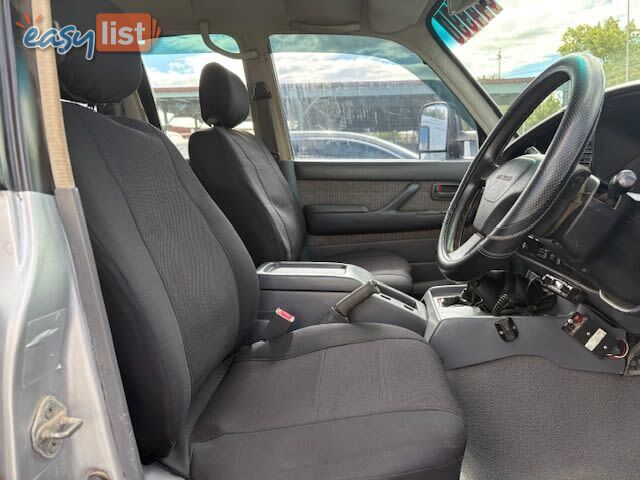 1995 TOYOTA LANDCRUISER GXL (4X4)  SUV, 4 DOORS, 8 SEATS
