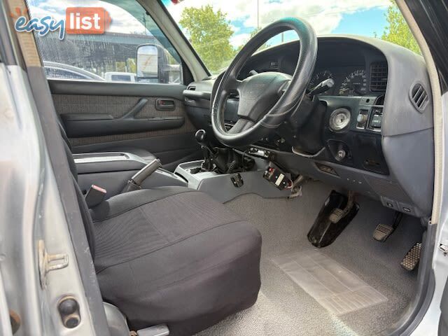 1995 TOYOTA LANDCRUISER GXL (4X4)  SUV, 4 DOORS, 8 SEATS
