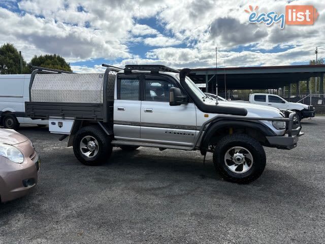 1995 TOYOTA LANDCRUISER GXL (4X4)  SUV, 4 DOORS, 8 SEATS