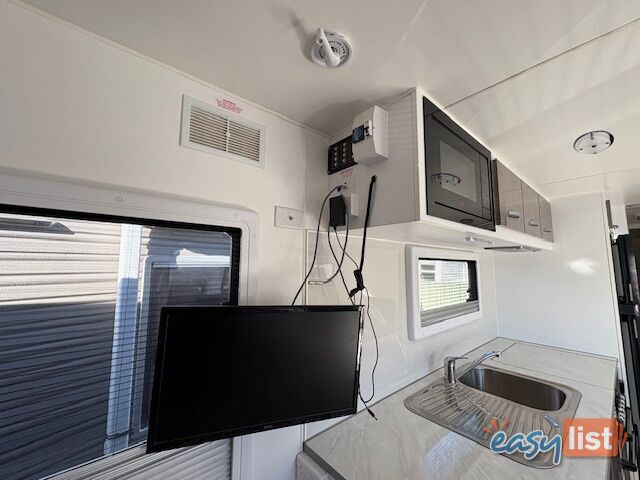 2020 Leader Caravans GOLD LE