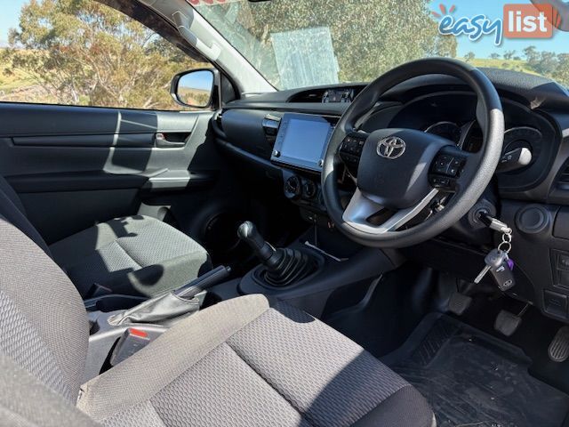 2022 TOYOTA HILUX WORKMATE (4X2) TGN121R UTE TRAY, 2 DOORS, 2 SEATS