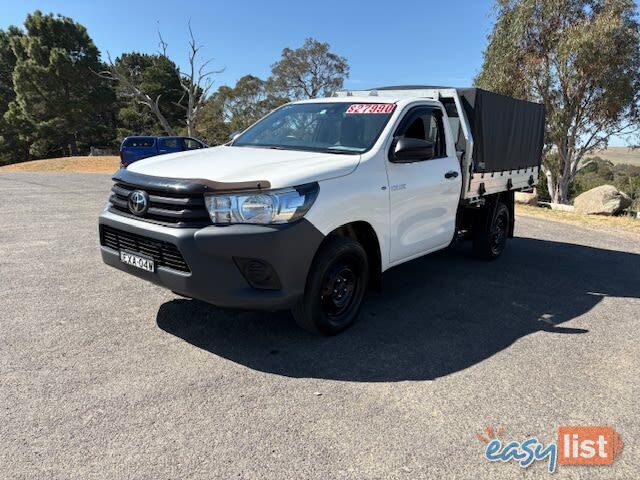 2022 TOYOTA HILUX WORKMATE (4X2) TGN121R UTE TRAY, 2 DOORS, 2 SEATS