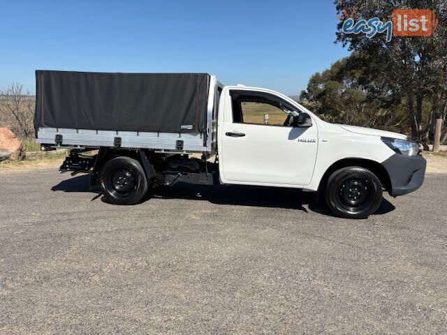 2022 TOYOTA HILUX WORKMATE (4X2) TGN121R UTE TRAY, 2 DOORS, 2 SEATS