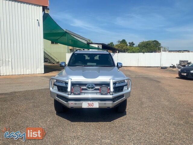 2024 Toyota Landcruiser Sahara 4x4 Wagon Silver, Automatic
