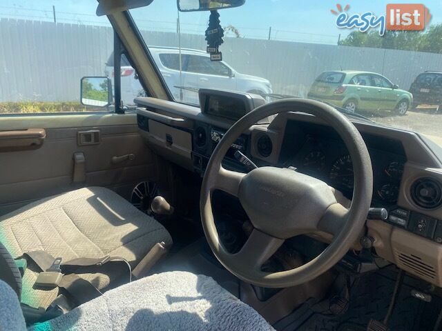 1997 Toyota Landcruiser Troopcarrier 11 Seater Wagon Manual
