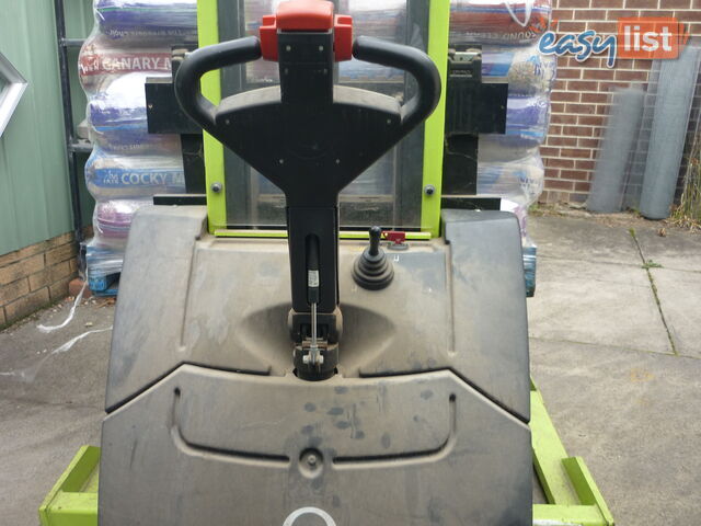 Walke Stacker