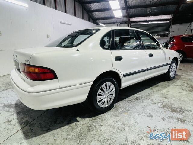 2001  TOYOTA AVALON CSX MCX10R SEDAN