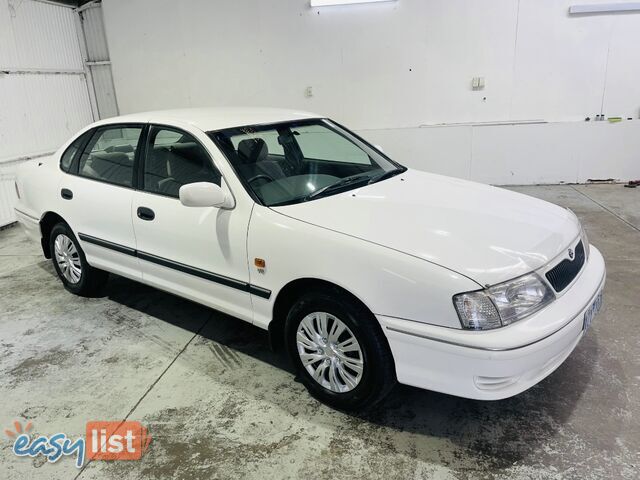 2001  TOYOTA AVALON CSX MCX10R SEDAN