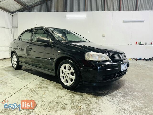 2005  HOLDEN ASTRA Classic Equipe TS MY05 SEDAN