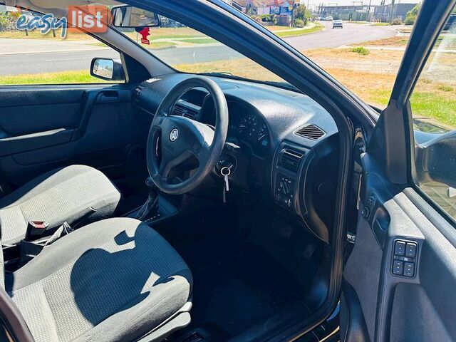 2005  HOLDEN ASTRA Classic Equipe TS MY05 HATCHBACK