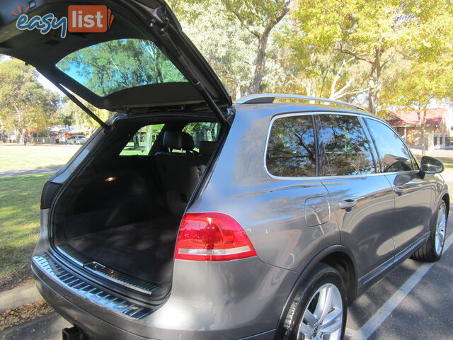 2013 Volkswagen Touareg SUV Automatic