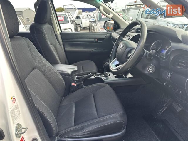 2017 TOYOTA HILUX SR DUAL CAB GUN126R CAB CHASSIS