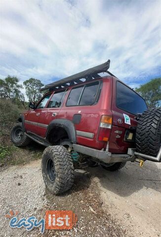 1992 TOYOTA LANDCRUISER GXL (4X4)  SUV, 4 DOORS, 8 SEATS