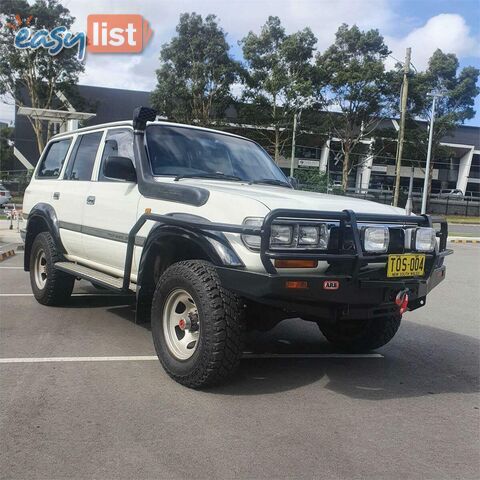 1994 TOYOTA LANDCRUISER GXL (4X4)  SUV, 4 DOORS, 8 SEATS