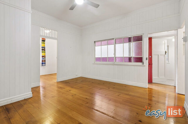 REMOVAL HOME - WINDSOR GARDENS 