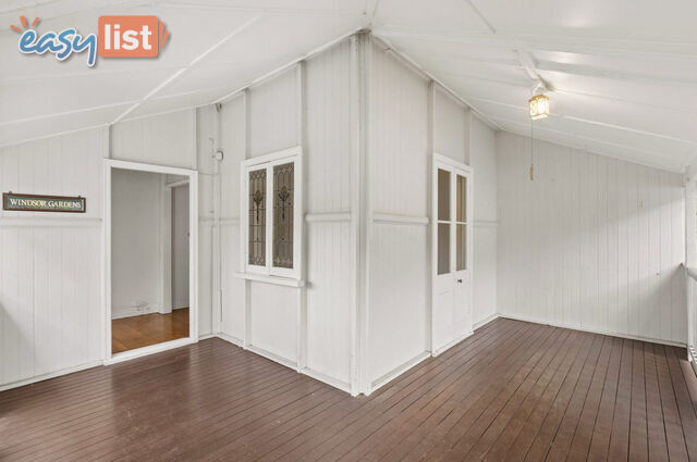 REMOVAL HOME - WINDSOR GARDENS 