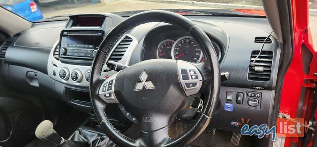 2014 Mitsubishi Triton MN MY15 GLX-R 4X4 Ute Manual