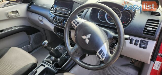 2014 Mitsubishi Triton MN GLX 4x4 Ute Manual