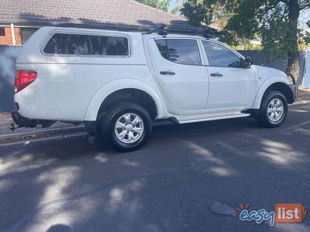 2013 MN Triton GLX, Manual, 2.5 Tdi, dual cab 4x4