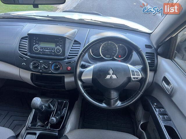 2013 Mitsubishi Triton MN MY13 GLX (4x4) Ute Manual