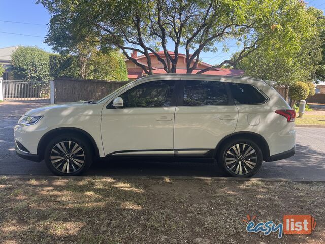 2019 Mitsubishi Outlander SUV Automatic, 7 Seats