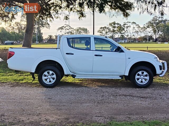 2014 Mitsubishi Triton  GLX 4X4 DUAL CAB TURBO DIESEL 