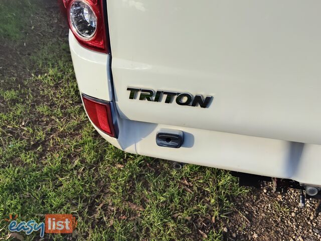 2014 Mitsubishi Triton  GLX 4X4 DUAL CAB TURBO DIESEL 