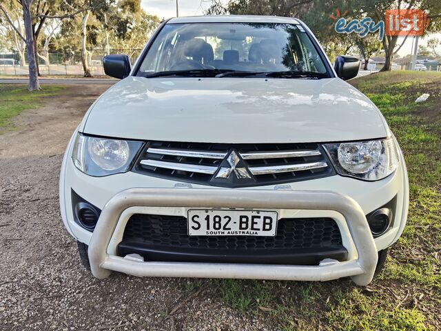 2014 Mitsubishi Triton  GLX 4X4 DUAL CAB TURBO DIESEL 